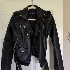 Zara Women's Sleek Black Leather Biker Jacket